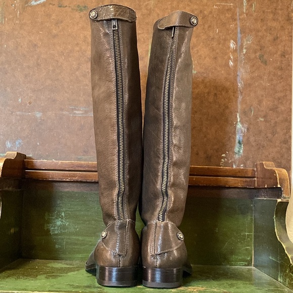 Frye Melissa Button Leather Back Zip Boots- Size 8 - Picture 3 of 16